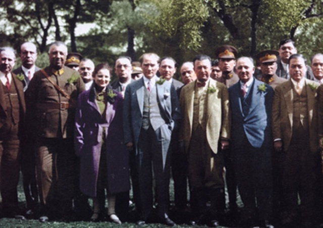 Genel Kurmay'dan renkli Atatürk fotoğrafları...