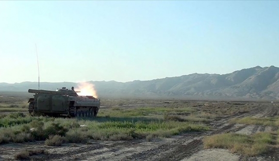 Azerbaycan ordusu Ermenistan İHA'sını düşürdü