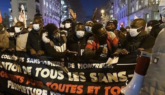 Fransa'da mülteci kabulü için protesto