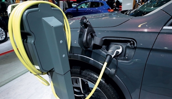 2032'ye kadar araçların yarısı elektrikli olacak