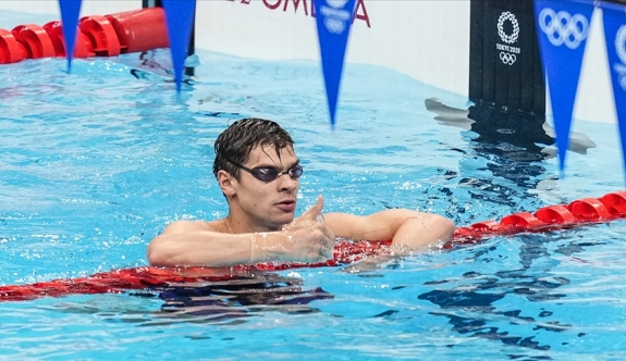 Savaş Yanlısı Mitinge Katılan Olimpiyat Şampiyonu Rus Yüzücüye 9 Ay Men Cezası