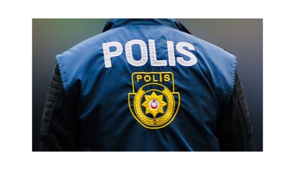Ercan Havalimanı'nda Uyuşturucu Kalıntısı İçeren Öğütücüyle Yakalanan Genç Tutuklandı