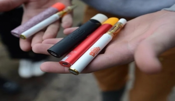 Fransa'da, tek kullanımlık elektronik sigaraların satışını yasaklayan tasarı mecliste kabul edildi