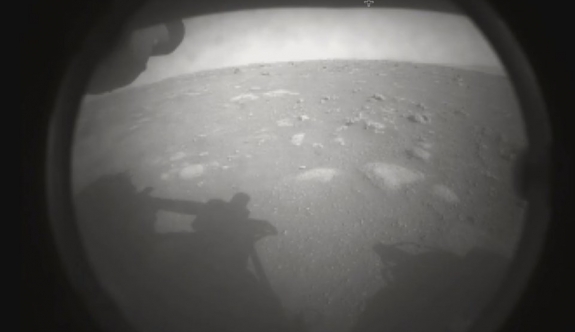 İşte Mars'tan ilk fotoğraf