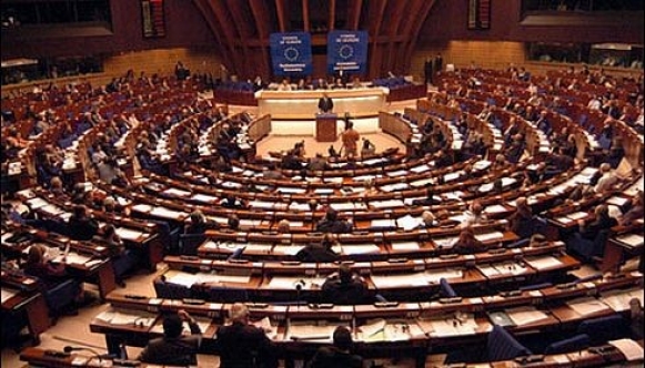 Avrupa Konseyi Bakanlar Komitesi'nden ara karar