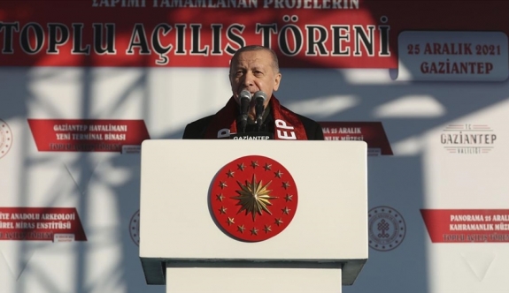 Cumhurbaşkanı Erdoğan, "Kur Spekülasyonu Denilen Bir Olayla Karşı Karşıya Kaldık ve Bunu Bir Saatte Atıverdik." Dedi.