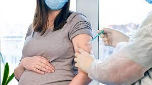 İngiltere'de Hamile Kadınlara 'Aşılarınızı Geciktirmeyin' Uyarısı