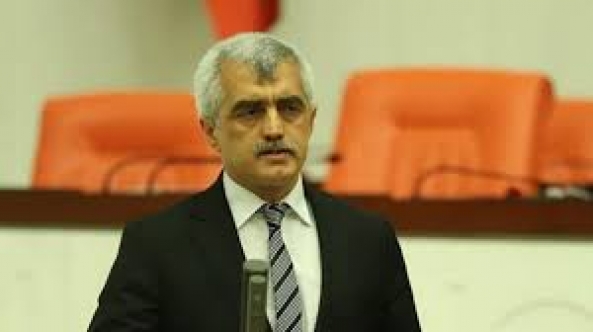 HDP Kocaeli Milletvekili Ömer Faruk Gergerlioğlu'nu Hem Dolandırdılar Hem Özür Dilediler