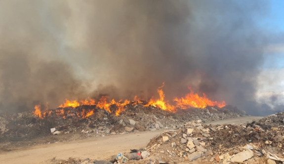 Çatalköy ve Esentepe Belediyelerine ait çöplük alanda yangın çıktı