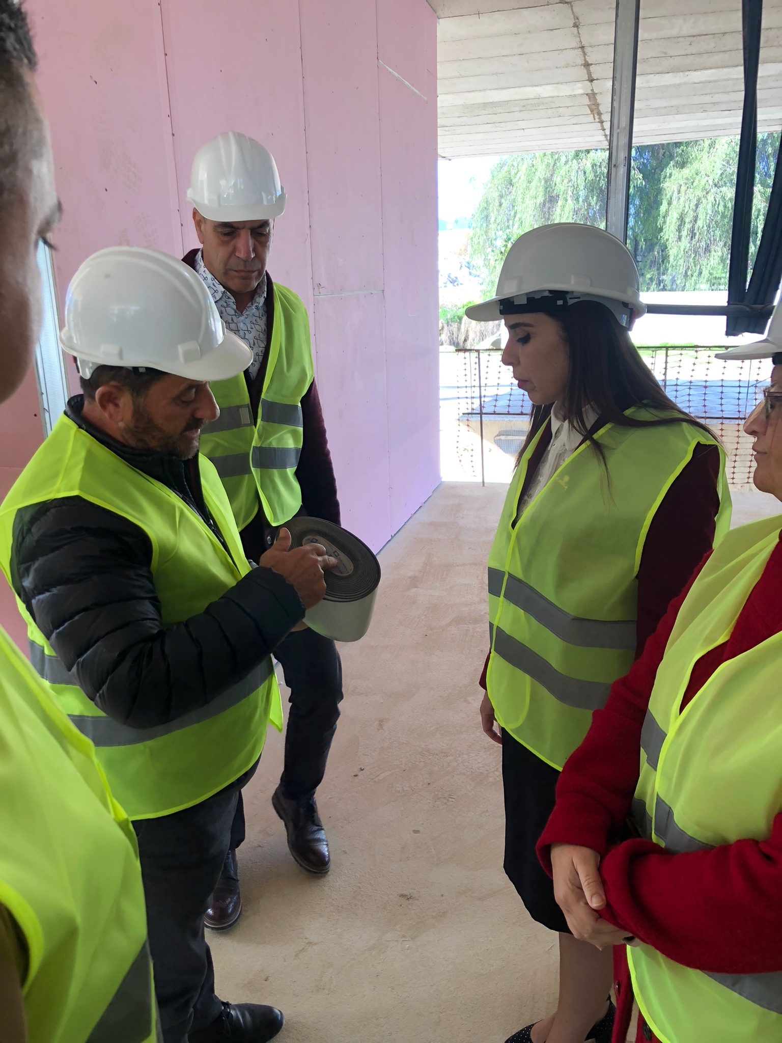 Altuğra, inşaatına başlanan Yeni Girne Hastanesi’ni ziyaret etti