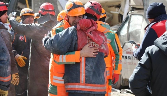 BAE'den Türkiye ve Suriye'deki depremzedelere 37 ton tıbbi malzeme yardımı