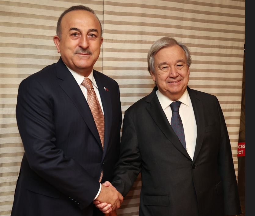 Çavuşoğlu, Doha'da BM Genel Sekreteri Guterres ile görüştü