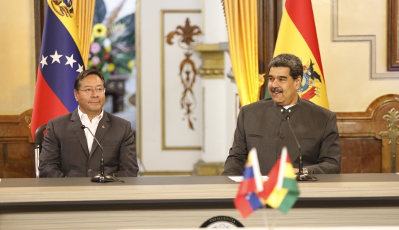 Bolivya Devlet Başkanı Arce, Venezuela Devlet Başkanı Maduro'yu ziyaret etti
