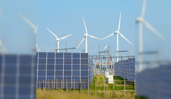 Rüzgar ve güneşin küresel elektrik üretimindeki payı 2022'de rekor kırdı