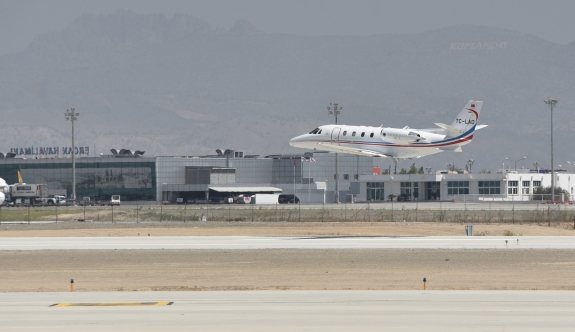 Yeni Ercan Havalimanı’nda ilk test uçuşu yapıldı
