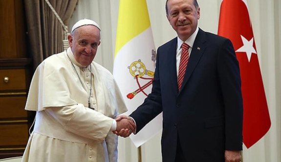 Erdoğan, Vatikan Devlet Başkanı Papa Franciscus ile telefonda görüştü