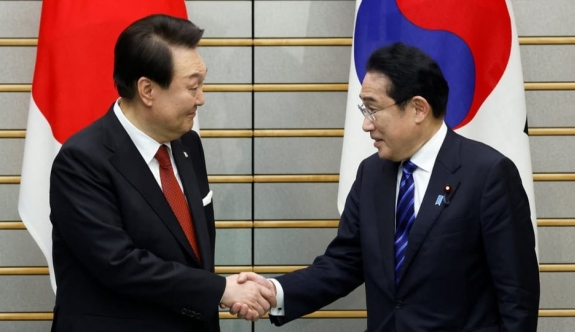 Japonya ve Güney Kore'den, Kuzey Kore'ye karşı "ortak yanıt ve yakın temas" mesajı