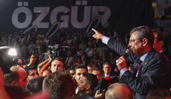Özgür Özel, CHP'nin 8. Genel Başkanı oldu