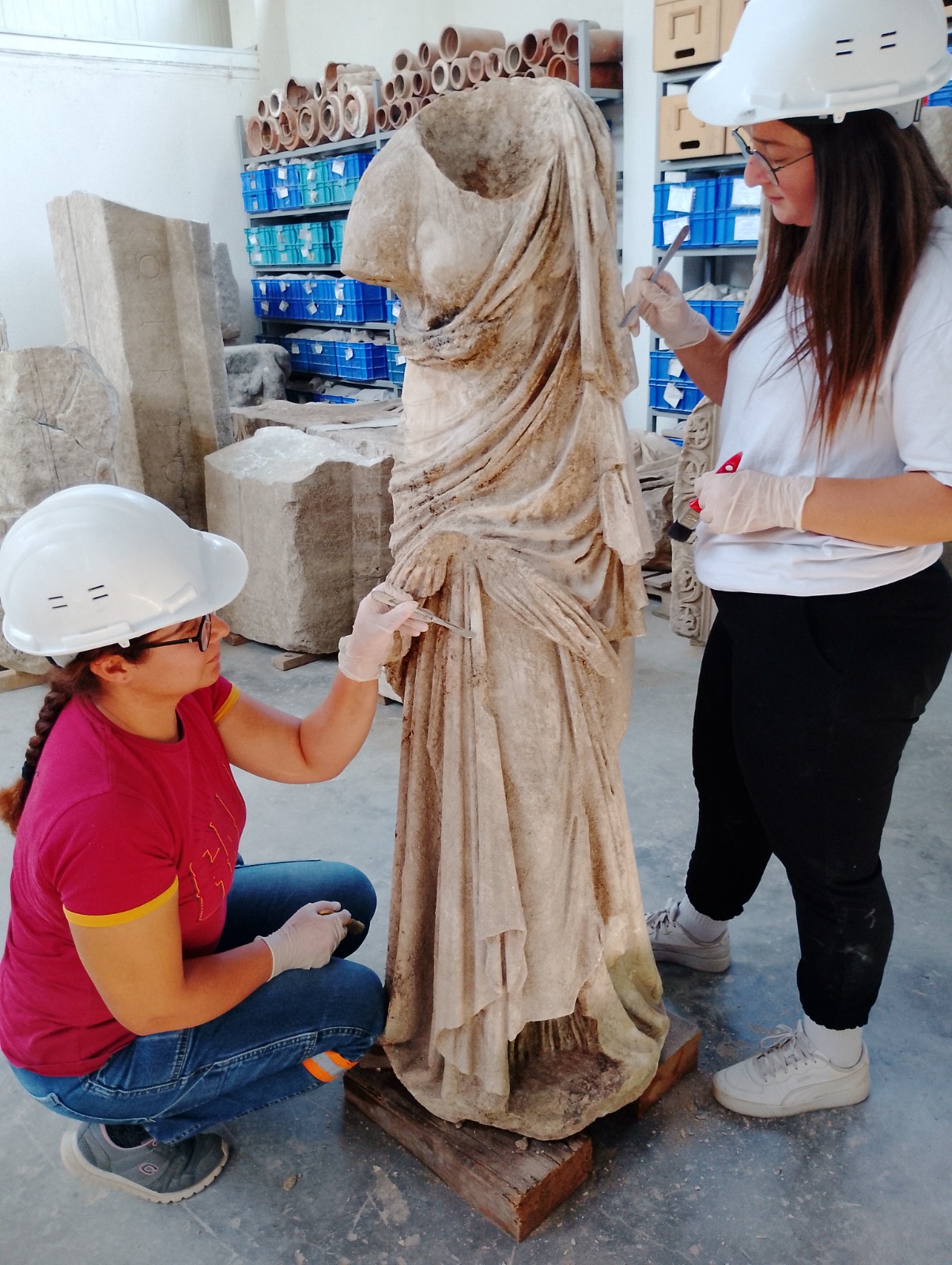 "Dans Eden Musa" heykeli yaklaşık 22 asır sonra Muğla'da gün yüzüne çıkarıldı