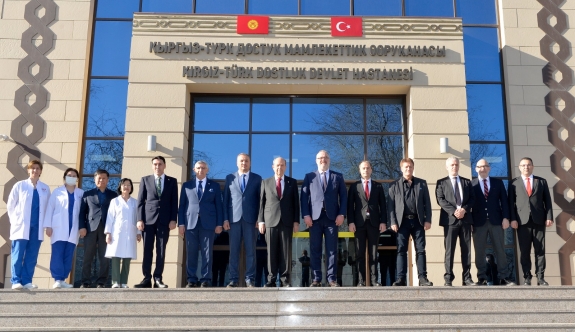 Tatar, Kırgız-Türk Dostluk Hastanesi ve Maarif Okulu’nu ziyaret etti