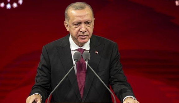Erdoğan: Türkiye’nin şantaj ve tehdide boyun eğmeyeceğini anladılarTC Cumhurbaşkanı Recep Tayyip Erdoğan, “Tehdit dilinin işe yaramadığı, Türkiye’nin şantaja ve haydutluğa boyun eğmeyeceği artık konunun tüm muhatapları tarafından anlaşılmıştır.” dedi. Erd