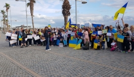 Güney Kıbrıs’ta Yaşayan 100 kadar Ukraynalılardan Protesto Gösterisi
