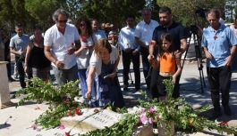 Kutlu Adalı, Ölümünün 26. Yıldönümünde Mezarı Başında Anıldı