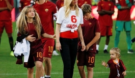 Totti'nin eşi, efsane futbolcuyu aldattı mı? Telefonunda mesajları yakaladı