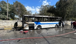 Lefkoşa’da otobüs yandı